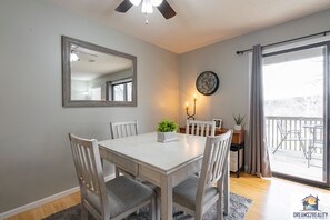 Dining - 1BR WALK-IN~Pet Friendly ~ Resort Amenities ~ Fishing ~ FREE TICKETS INCLUDED! (PR42-16) (Branson)