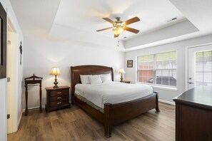 5 bedrooms, iron/ironing board, free WiFi, bed sheets