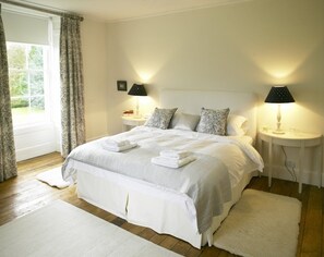 9 bedrooms, iron/ironing board, WiFi, bed sheets