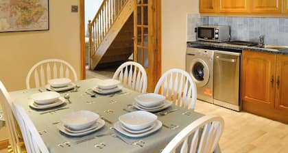 3 bedroom accommodation in Drumnadrochit, near Inverness