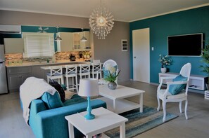 TV - Villa Luna 2BEDR in nature with pool (ORANJESTAD)