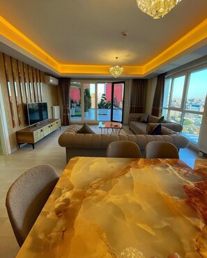 Luxury Villa, Multiple Beds, Non Smoking, City View | Living area