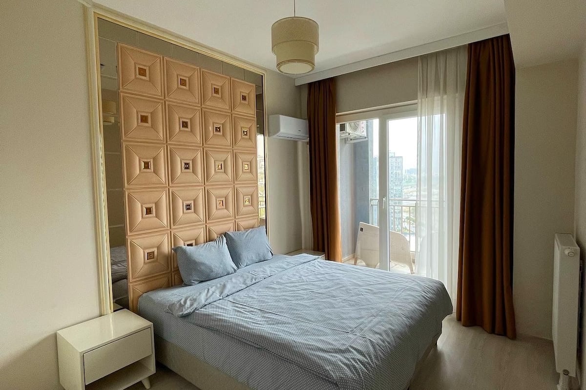 2 bedrooms, Egyptian cotton sheets, premium bedding, Select Comfort beds