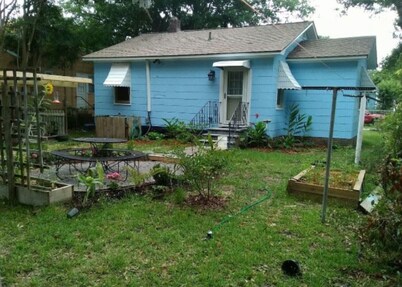 Cozy 3 bedroom cottage. minutes from everything