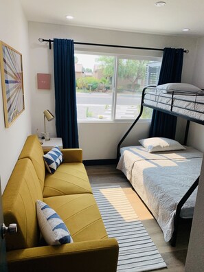 3 bedrooms, iron/ironing board, WiFi, bed sheets