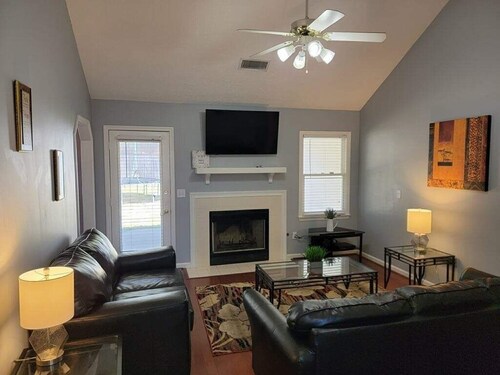 Near Ft. Moore - Ft. Benning 4 br 2 bath renovated charming home 