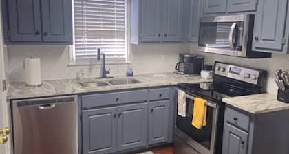 Near Ft. Moore - Ft. Benning 4 br 2 bath renovated charming home