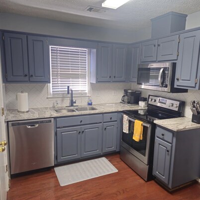 Near Ft. Moore - Ft. Benning 4 br 2 bath renovated charming home 