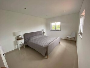 3 chambres, fer et planche à repasser, Wi-Fi gratuit