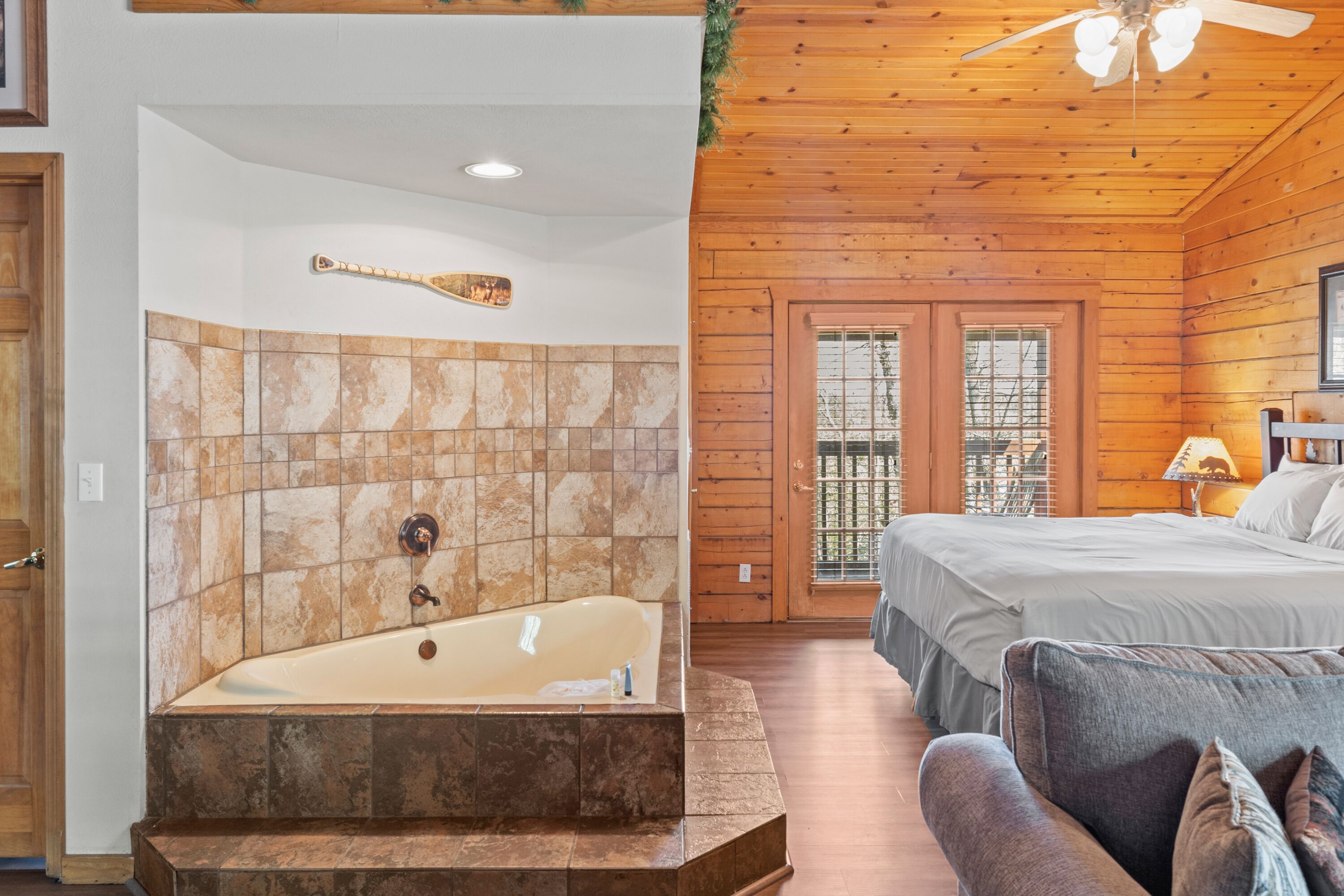 熨斗/熨衣板、免费 WiFi、床单