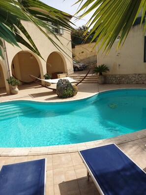 Outdoor pool - Beautiful country side villa with private pool (Racalmuto)