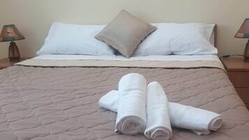 5 Schlafzimmer, Bügeleisen/Bügelbrett, WLAN, Bettwäsche