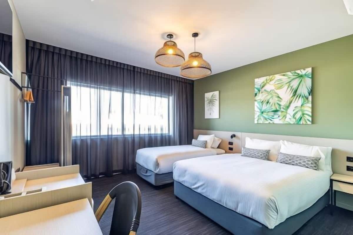 Minibar, desk, iron/ironing board, free WiFi