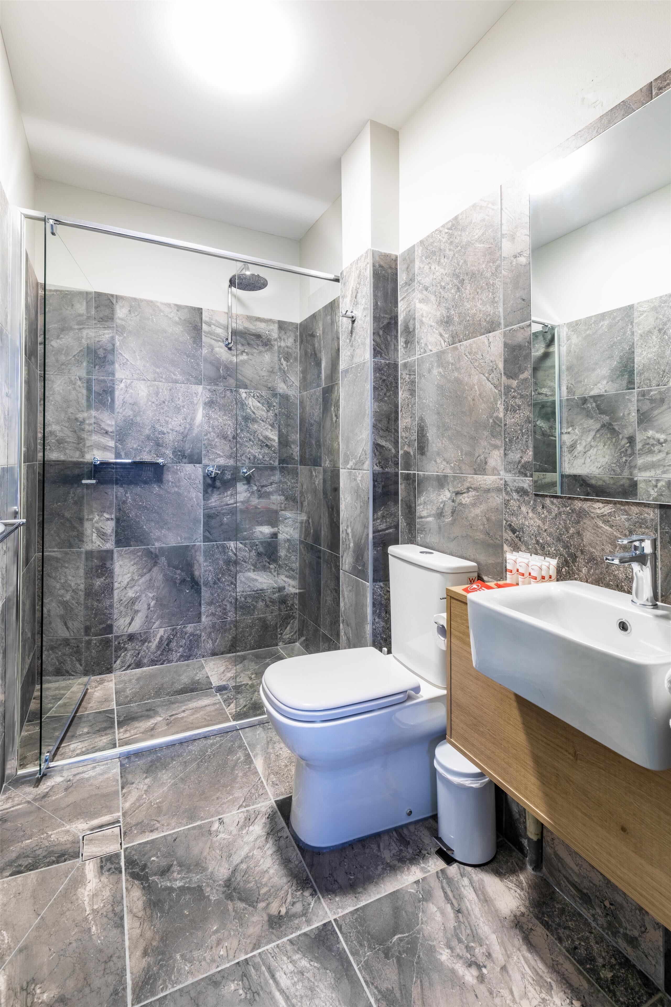 shower, rainfall showerhead, free toiletries, hair dryer