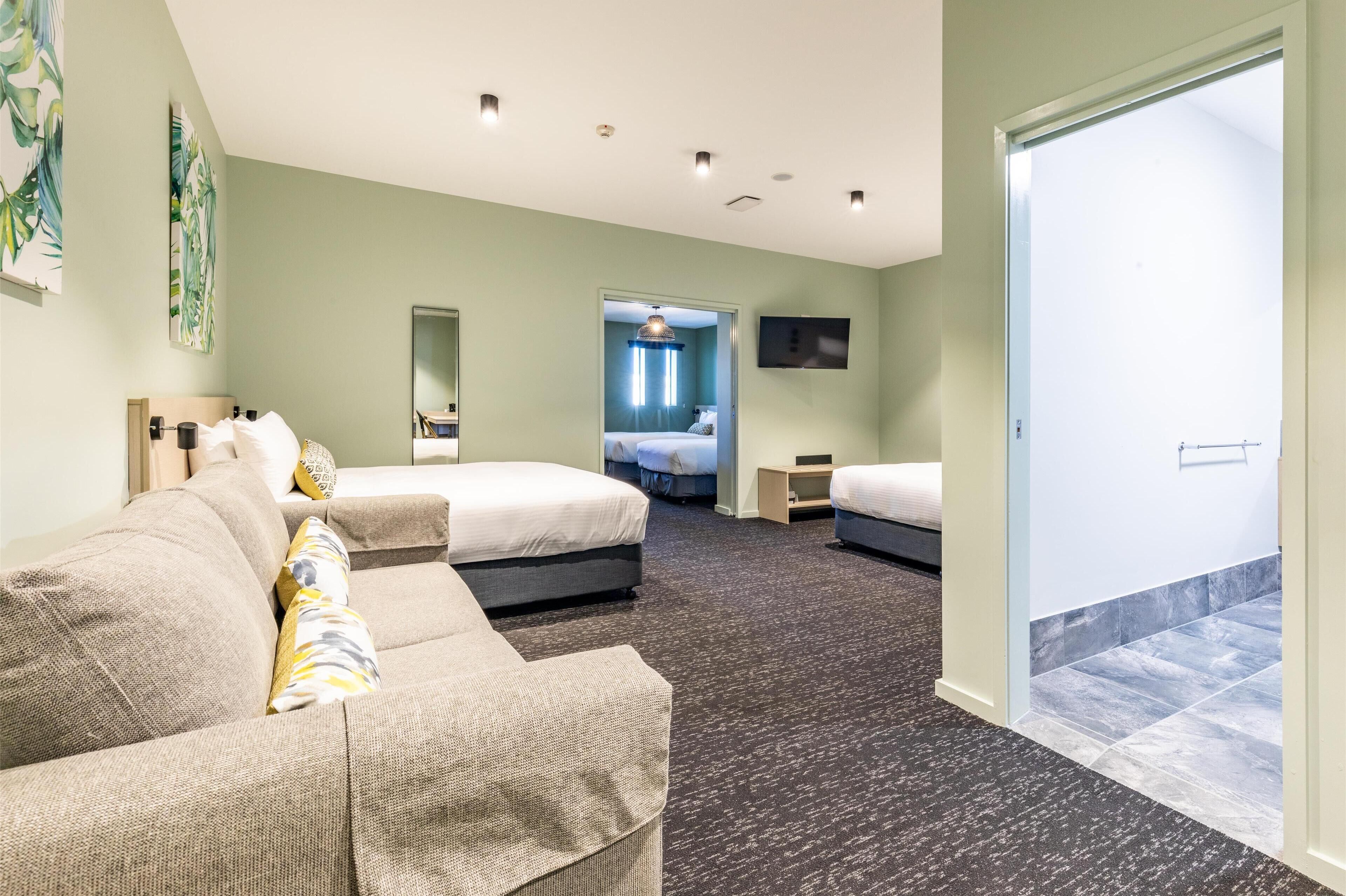 1 bedroom, minibar, desk, iron/ironing board