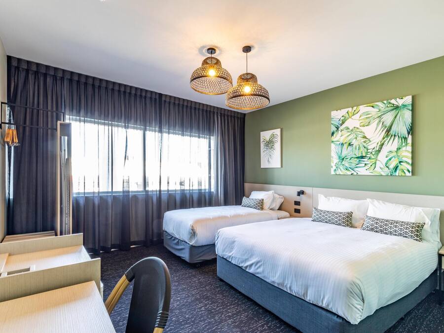 Studio Queen & Single | Minibar, desk, iron/ironing board, free WiFi