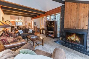 リビングルーム | テレビ