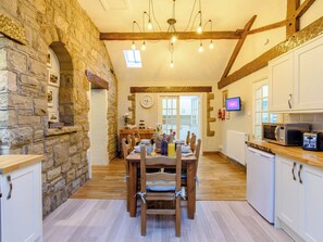 Unclassified image, 5 of 32, button