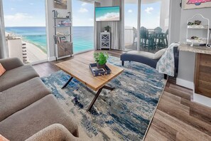 Smart TV, DVD player, livros, videoteca