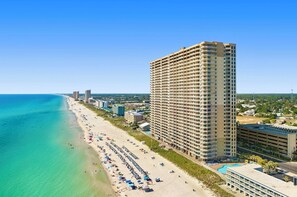 On the beach - Beachfront Penthouse! Scenic Views! 10ft Ceilings! (Panama City Beach)