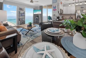 Smart TV, reproductor de DVD, libros y videoteca 