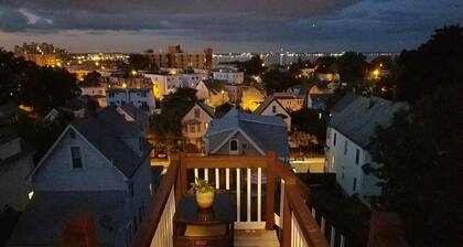 Stunning 1 BR-Apt-Oceanview to Revere Beach -3 Train Stop Boston Logan Airport