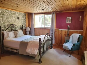 2 bedrooms, iron/ironing board, travel cot, free WiFi