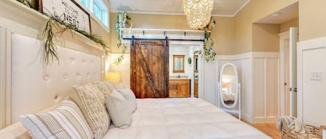 3 soverom, strykejern/-brett, wi-fi og sengetøy