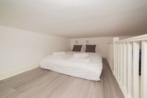 House, 1 Queen Bed with Sofa bed