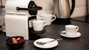 House, 1 Queen Bed with Sofa bed | Private kitchen | Fridge, oven, stovetop, electric kettle - Stunning Studio in London Kensington (London)