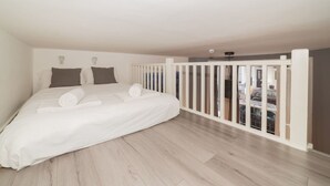 House, 1 Queen Bed with Sofa bed | 1 bedroom, iron/ironing board, WiFi (free), bed sheets - Stunning Studio in London Kensington (London)