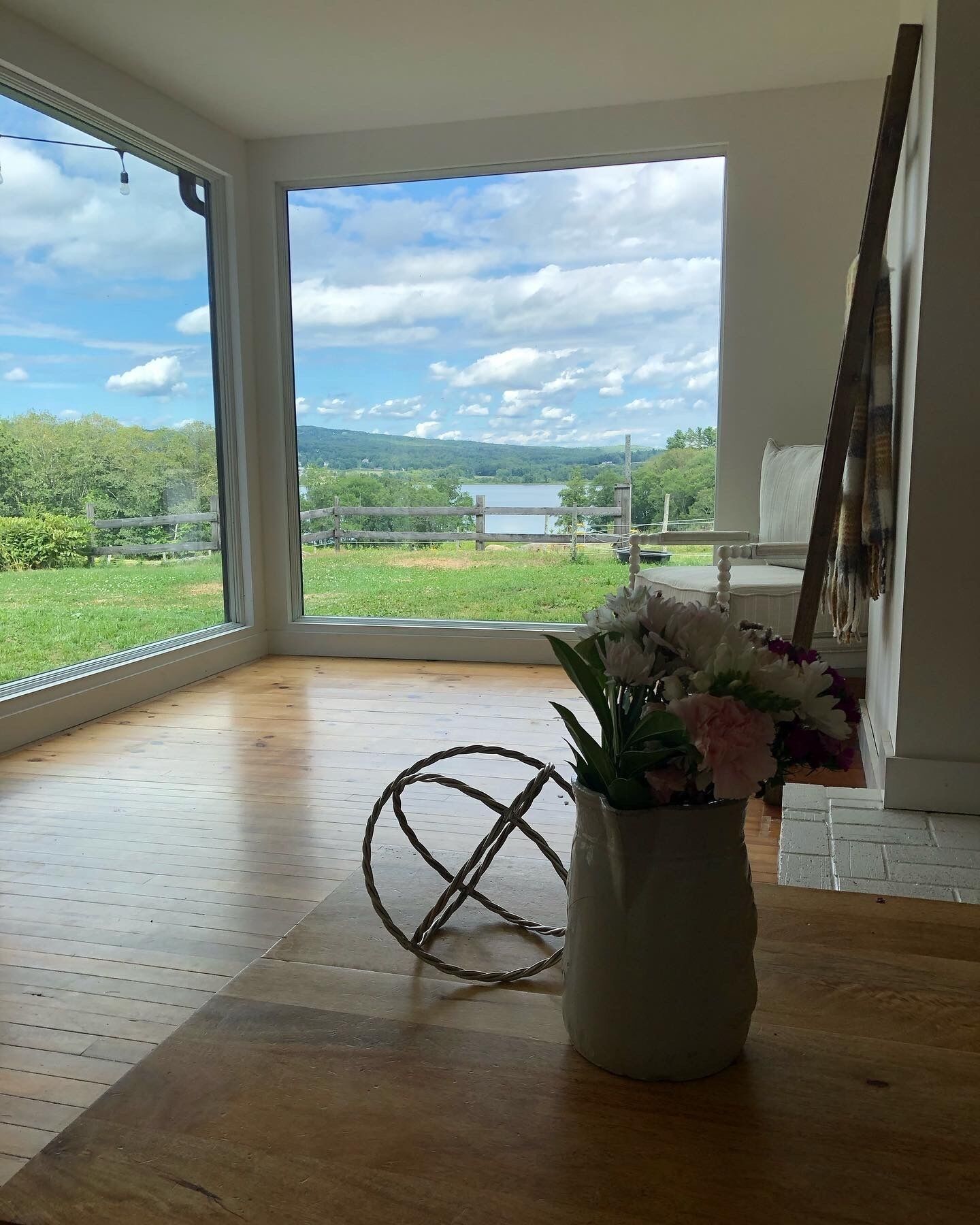 Waterfront - modern farmhouse on historical lake front property. Farm Experience