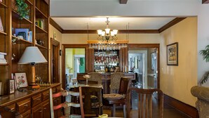 Unclassified image, 4 of 32, button - The Ashford Inn (Clinton)
