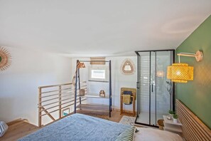 2 bedrooms, bed sheets