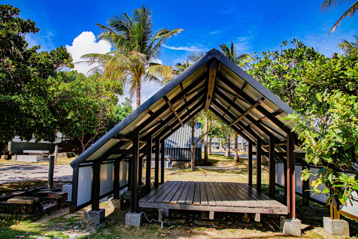 Tenda Basic (Covered Camp without Tent)