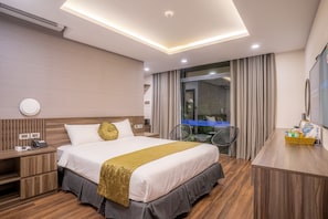 Free minibar items, in-room safe, desk, laptop workspace - 3T Hotel Hanoi (Hanoi)