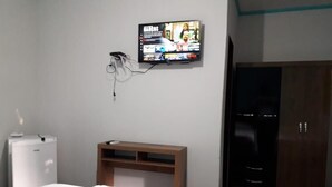 Minibar, WiFi (free), bed sheets - Hotel Mineirinho (Peixe)