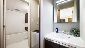Moderate 1DK | Bathroom | Separate tub and shower, hair dryer, slippers, electronic bidet - Minn Chitose (Chitose)
