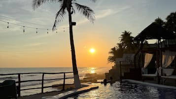 室外游泳池