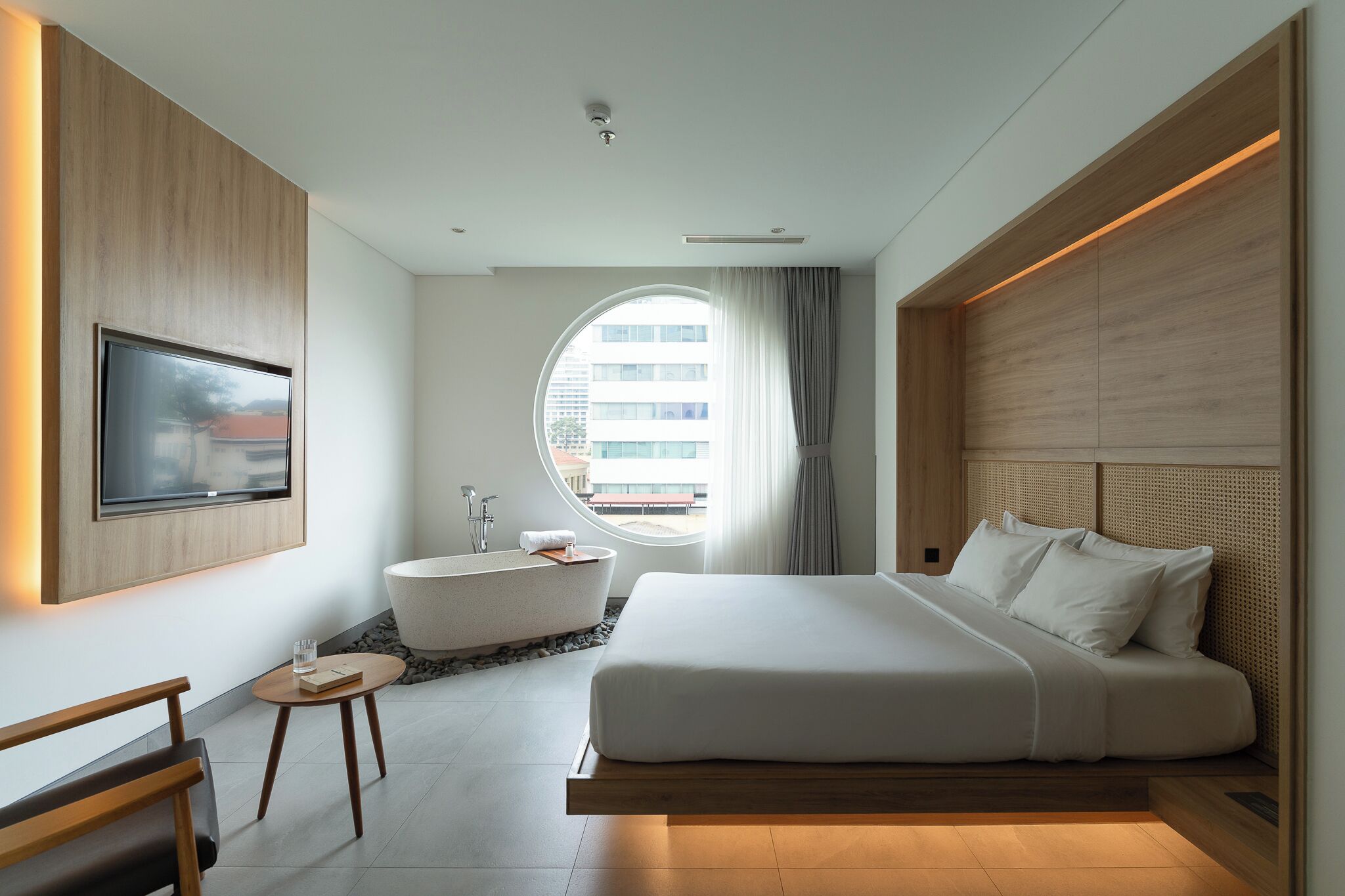 シグネチャー スタジオスイート 禁煙 シティビュー | 高級寝具、低反発ベッド、遮光カーテン、WiFi (無料)