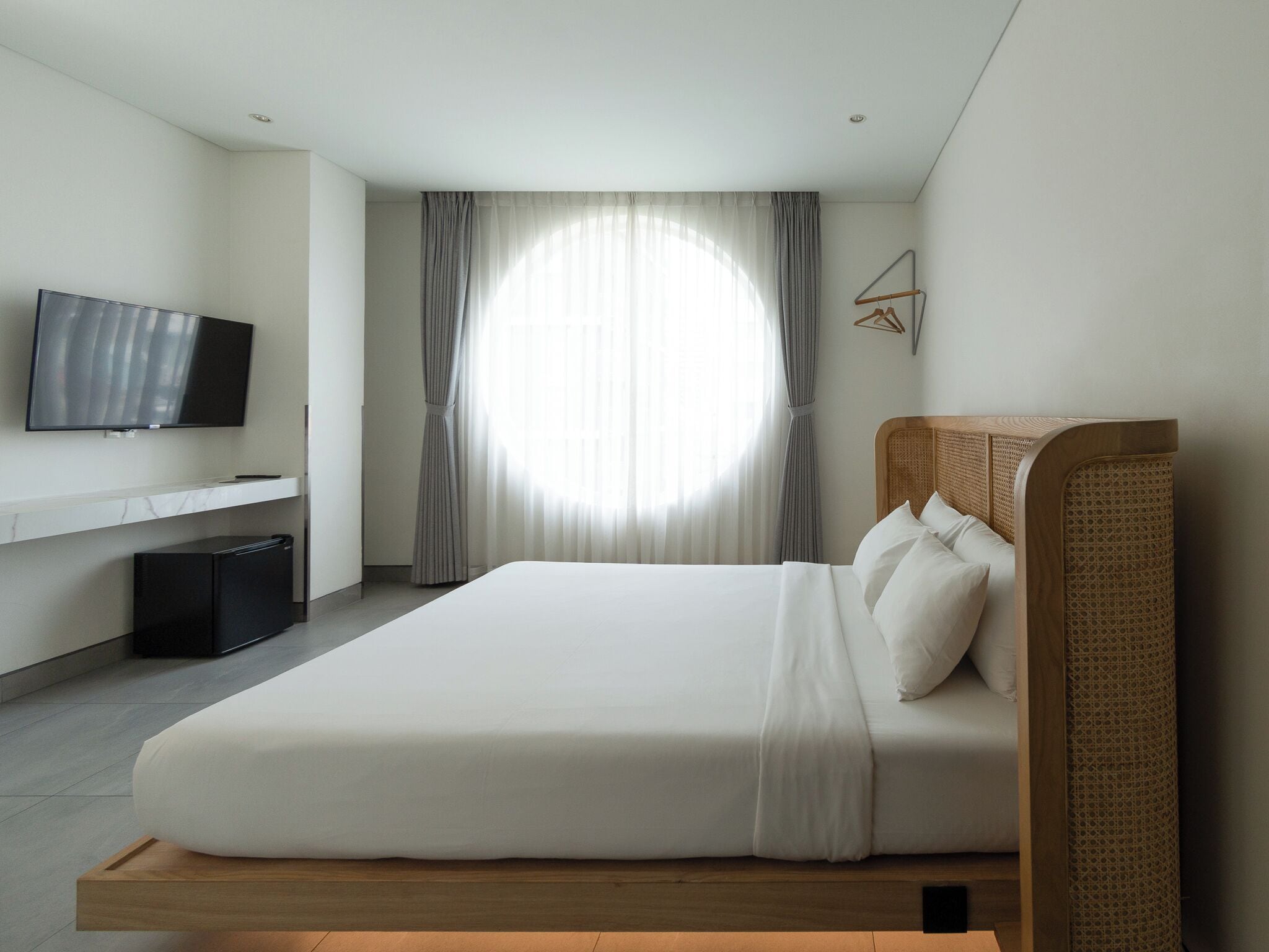 Deluxe-rum - icke-rökare - utsikt mot staden | Sängtillbehör av högsta kvalitet och memory foam-madrasser