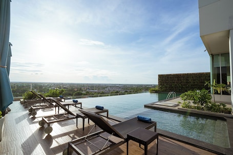 Outdoor pool, sun loungers