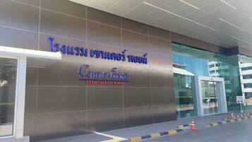 ด้านหน้าที่พัก