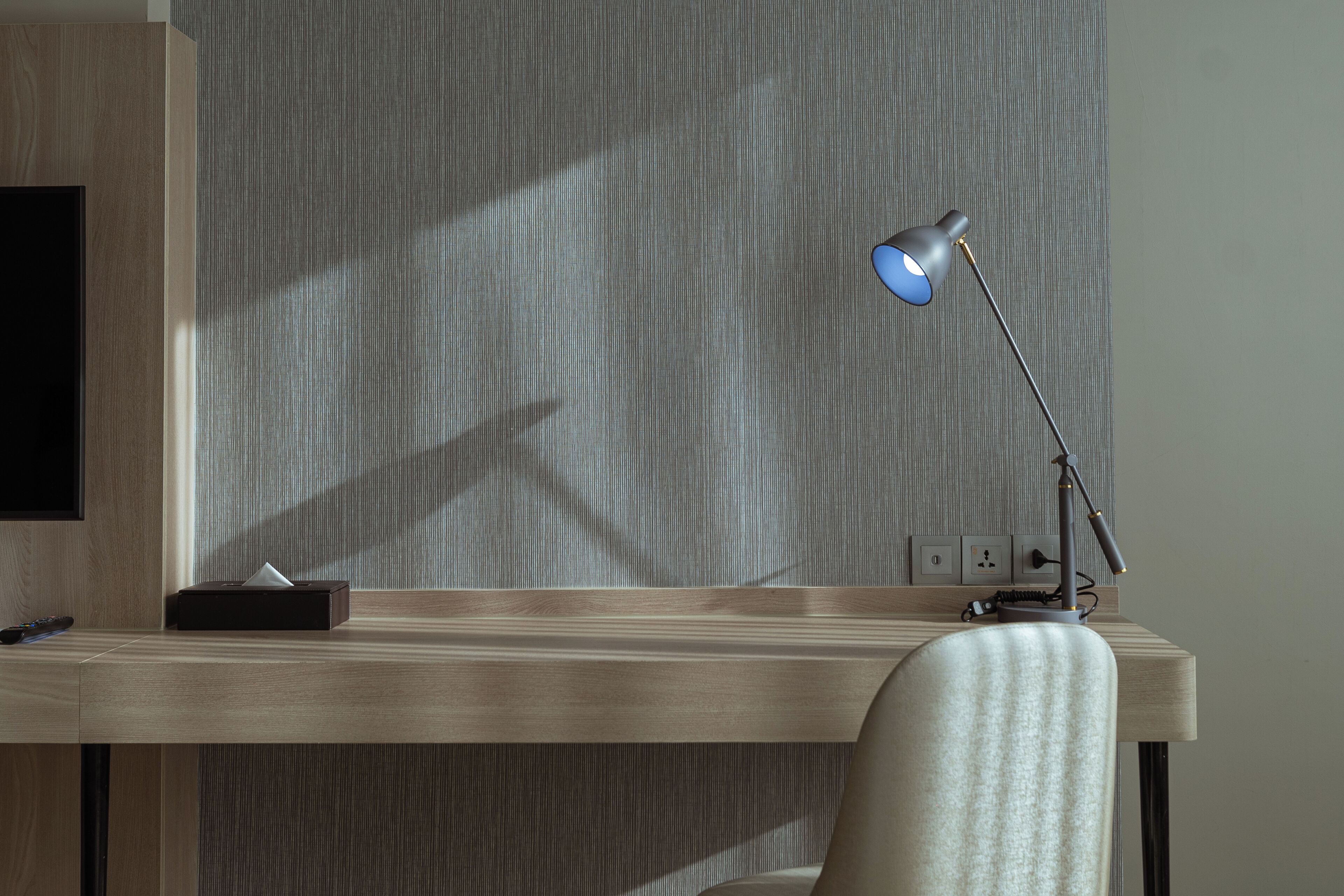 43-inch smart tv with digital channels, tv