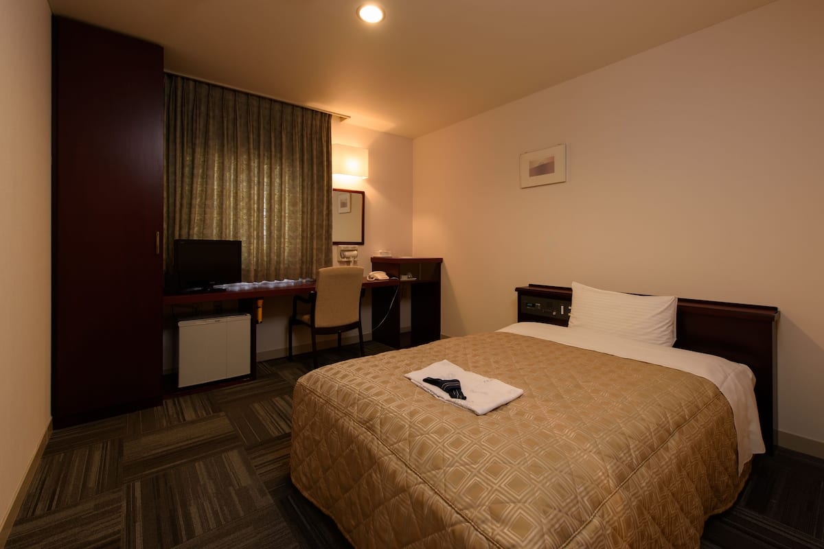 down duvets, free wifi, bed sheets