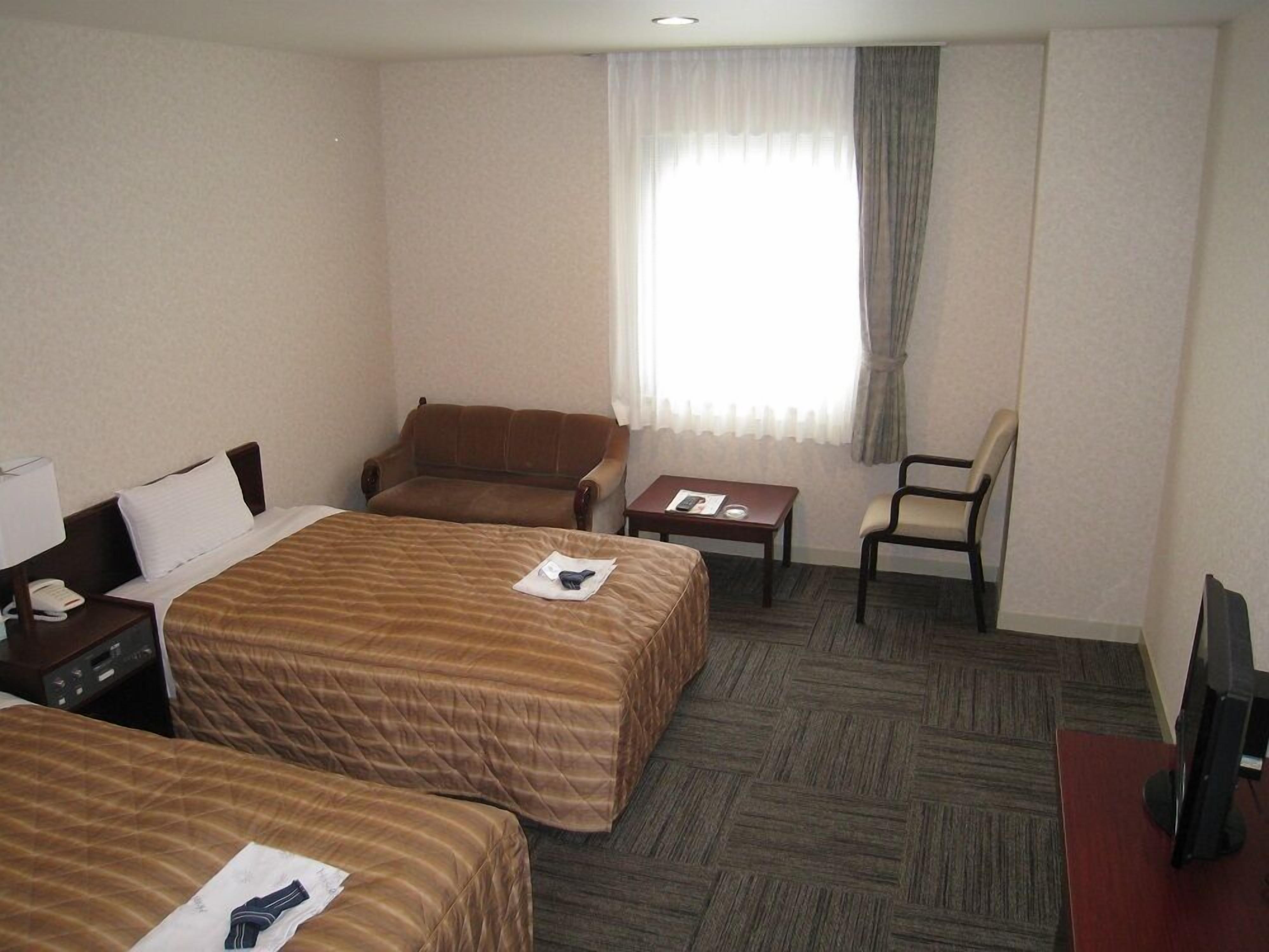 Down duvets, free WiFi, bed sheets