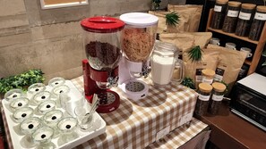 Café da manhã com buffet todos os dias mediante uma taxa