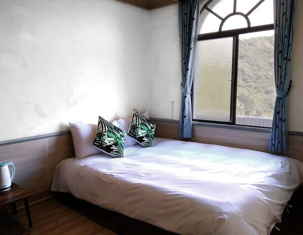 Comfort Double Room | Down comforters, blackout drapes, free WiFi, bed sheets - Lifu Garden Inn (Taoyuan City)