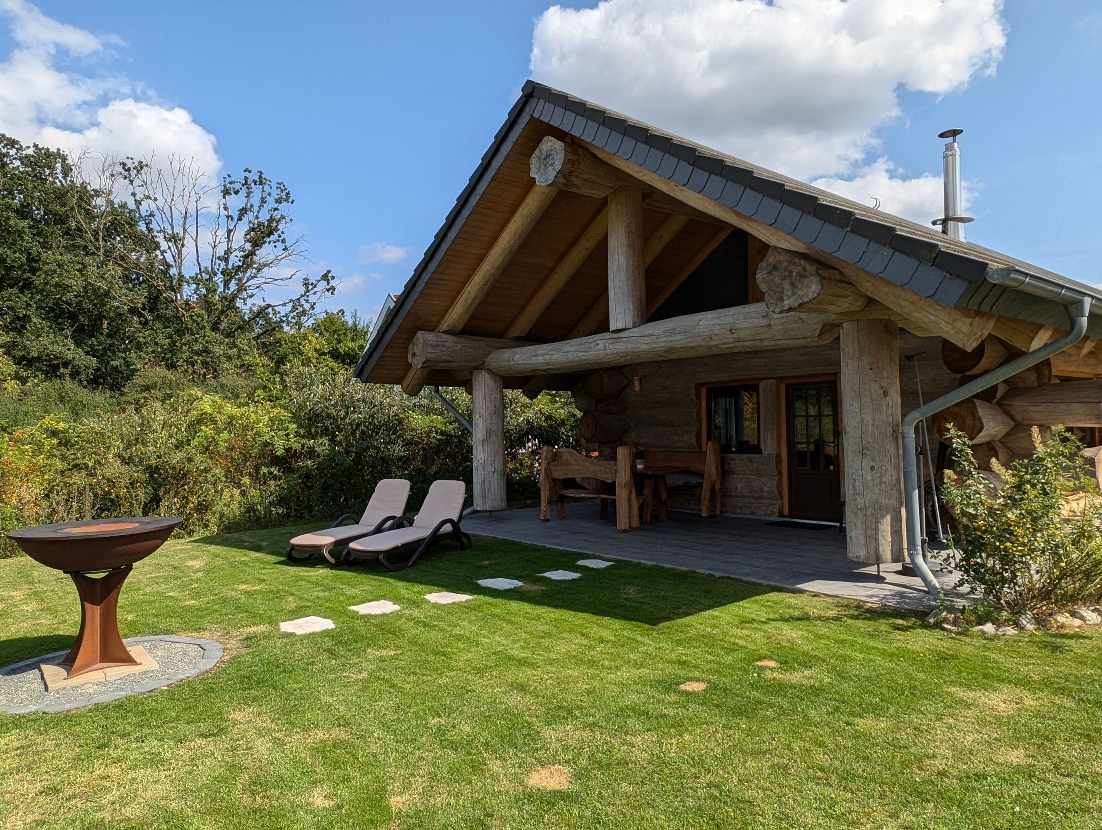 المنطقة المحيطة بالمنشأة