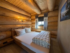 2 bedrooms, WiFi, bed sheets - Log Cabins Naturstammhaus Usedom 18 - Feriendorf Tollensesee (Gross Nemerow OT Tollenseheim)